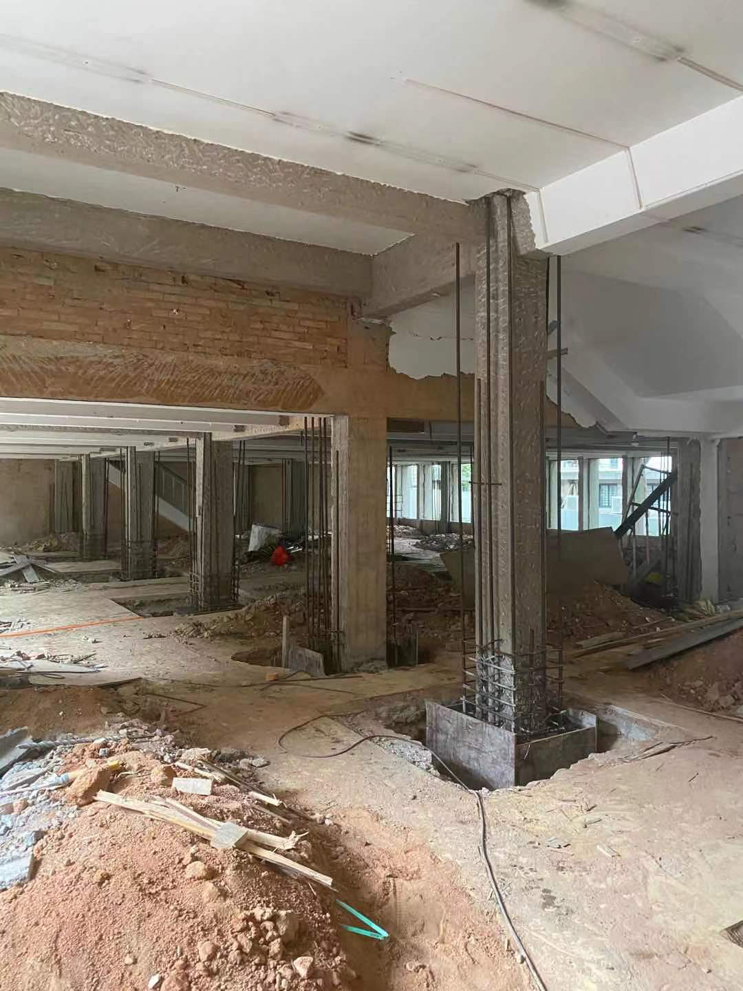 路面产生裂缝后我们怎么来处置？