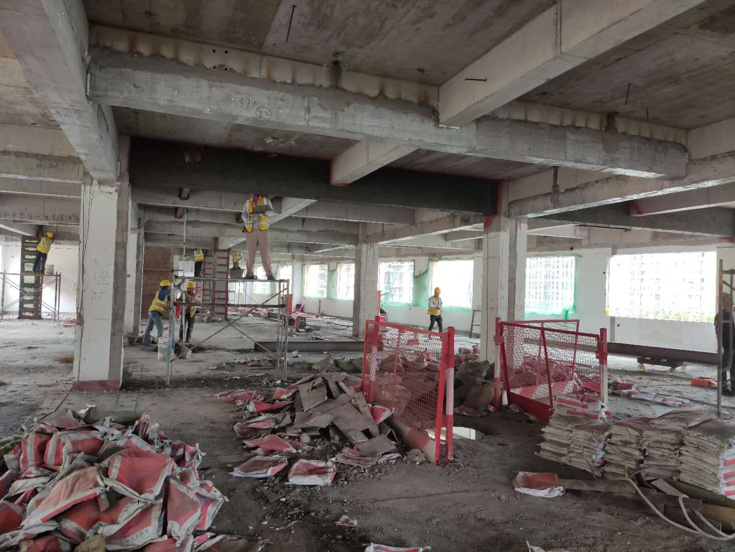 豪利777聚合物建补砂浆为什么很适合建补结构呢？